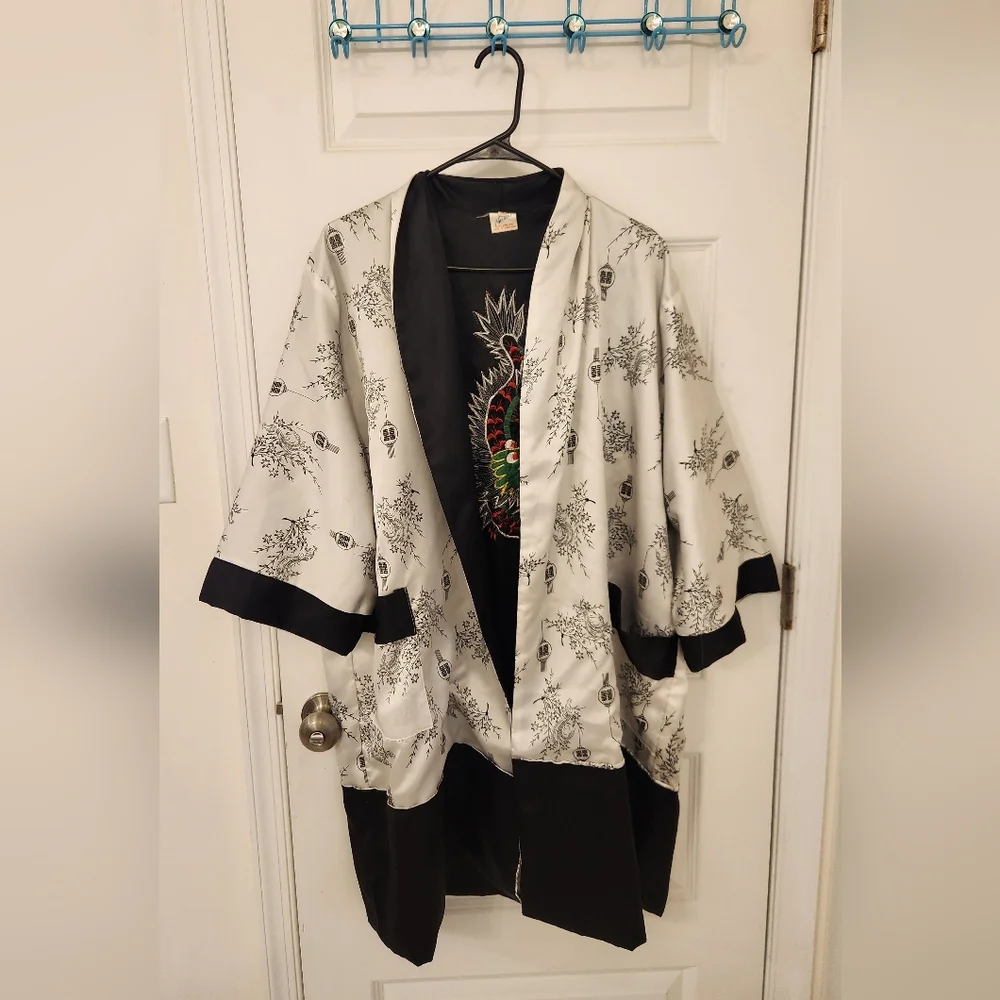 Black Reversible Chinese Satin Robe Dragon Embroidery Narii Vtg Size XL #QQ1041 - Picture 5 of 9